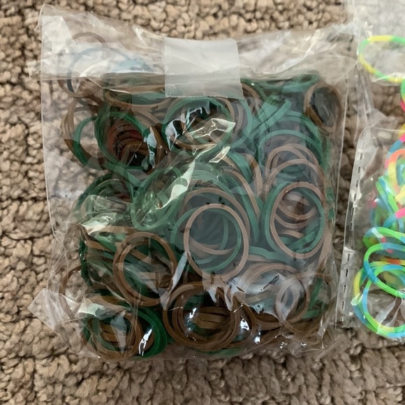 Rainbow Loom color bands - Picture 2 of 5